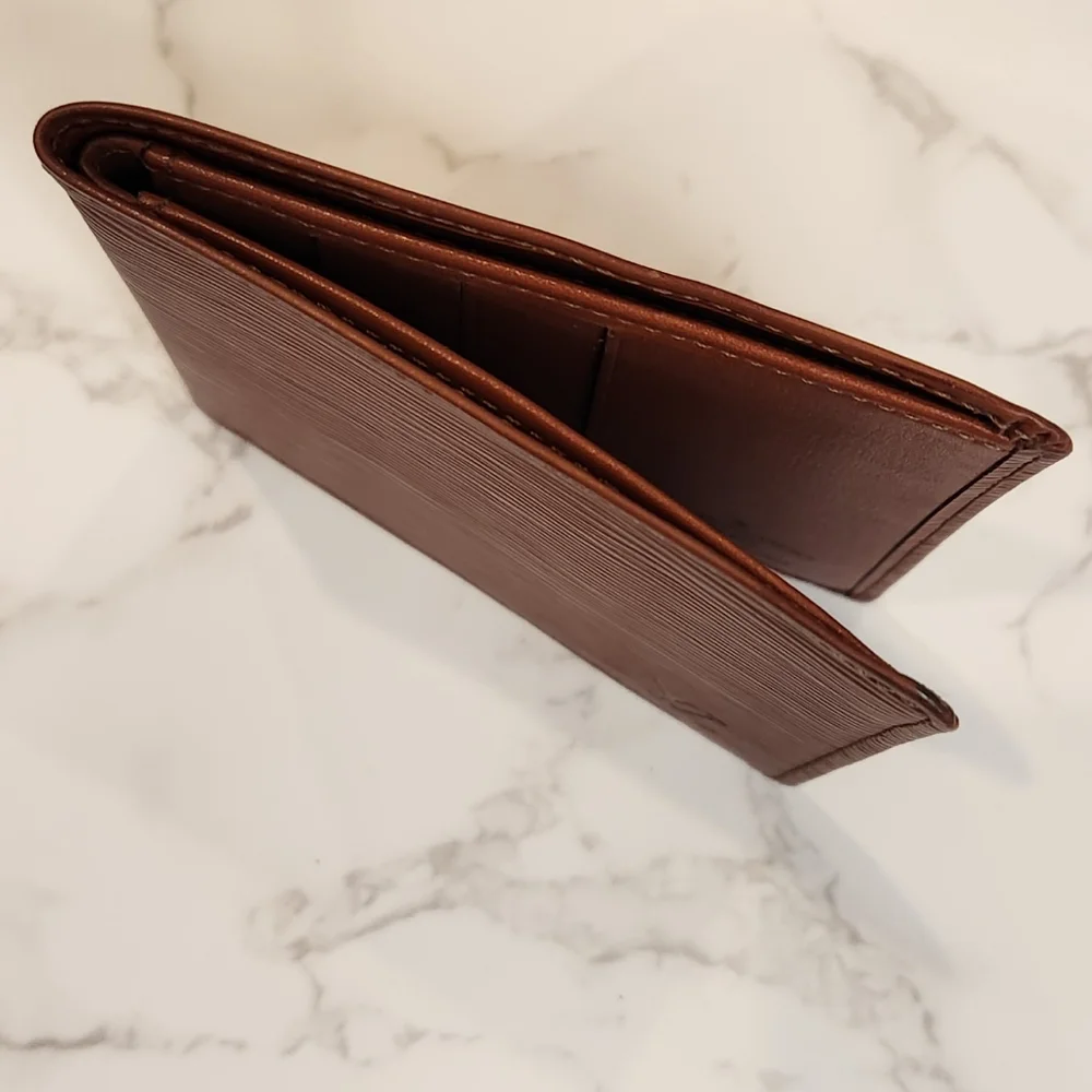 Auth Louis Vuitton Bifold Brown Epi Leather Wallet